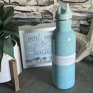 VERA BRADLEY 25OZ WATER BOTTLE EDEN PAISLEY MINT*** BRAND NEW IN GIFT BOX